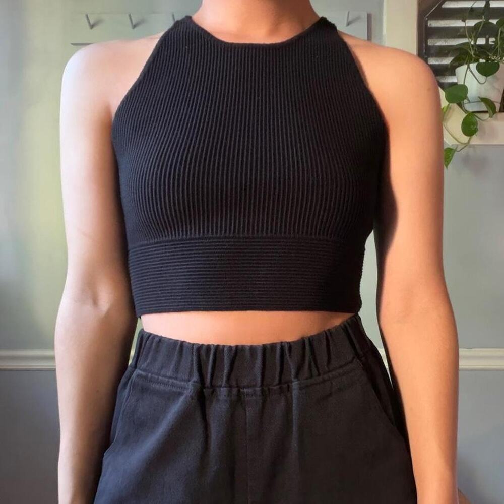 House of Harlow 1960 black ribbed crop tank